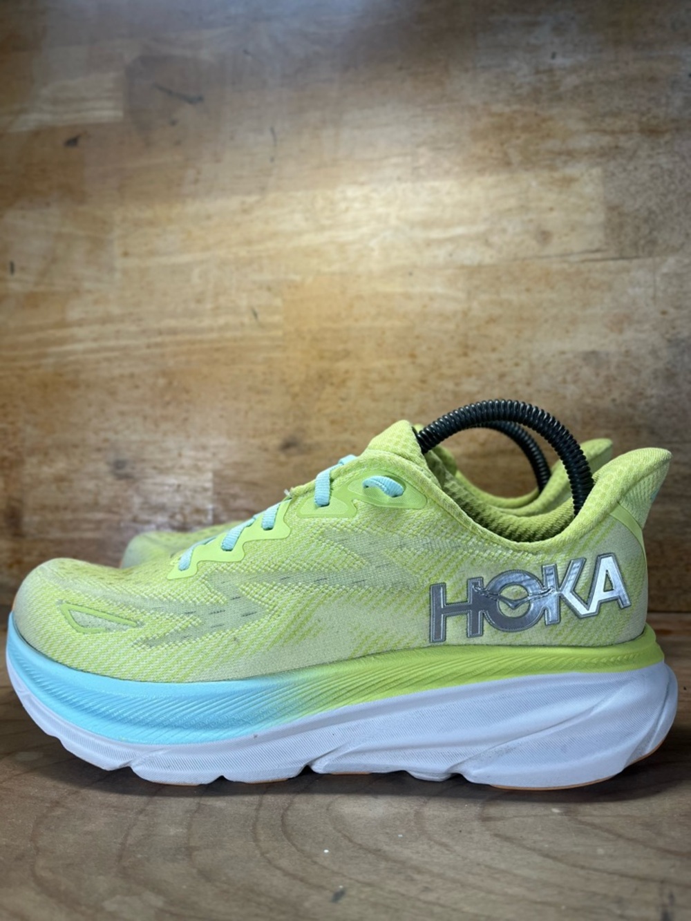 Hoka One One Clifton 9 Womens Size 8.5 Running Shoes Sneakers Citrus Glow - Picture 4 of 12